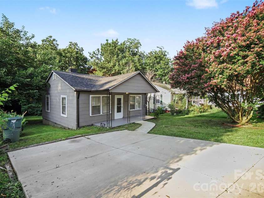 1909 Marshall Avenue, Gastonia, NC 28052.  MLS# CAR4416194, YatesRealty ID 46010. 