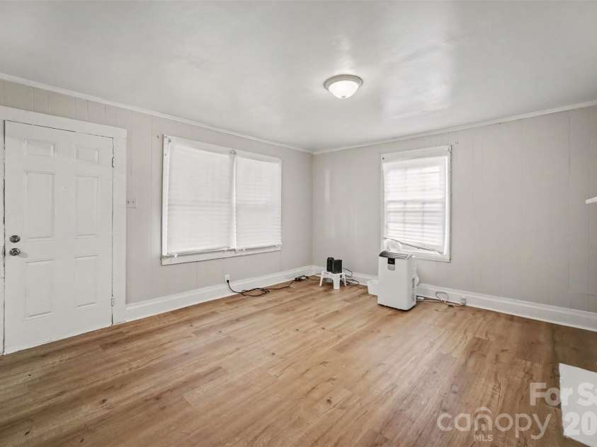 1909 Marshall Avenue, Gastonia, NC 28052.  MLS# CAR4416194, YatesRealty ID 46010. 