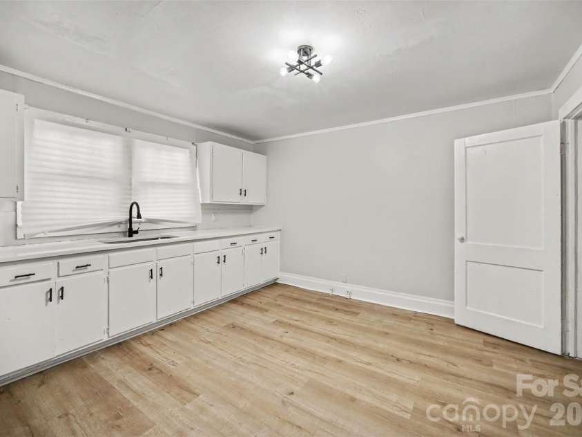 1909 Marshall Avenue, Gastonia, NC 28052.  MLS# CAR4416194, YatesRealty ID 46010. 