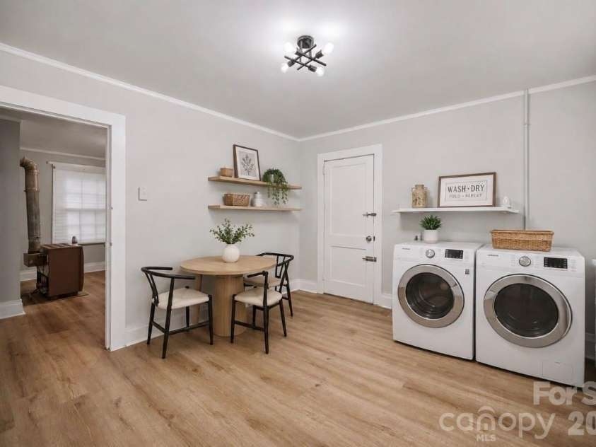 1909 Marshall Avenue, Gastonia, NC 28052.  MLS# CAR4416194, YatesRealty ID 46010. Kitchen with breakfast area-virtually staged