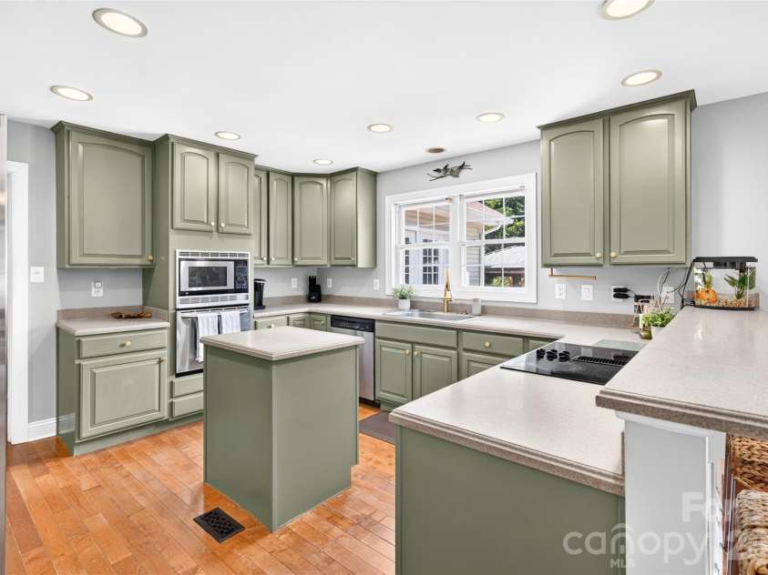 153 Folkstone Road, Mooresville, NC 28117.  MLS# CAR4416757, YatesRealty ID 46012. 