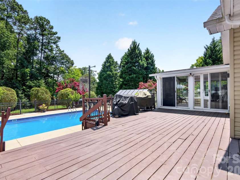 153 Folkstone Road, Mooresville, NC 28117.  MLS# CAR4416757, YatesRealty ID 46012. 
