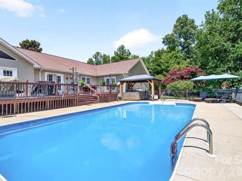 153 Folkstone Road, Mooresville, NC 28117.  MLS# CAR4416757, YatesRealty ID 46012. 