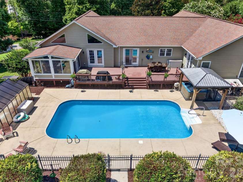 153 Folkstone Road, Mooresville, NC 28117.  MLS# CAR4416757, YatesRealty ID 46012. 