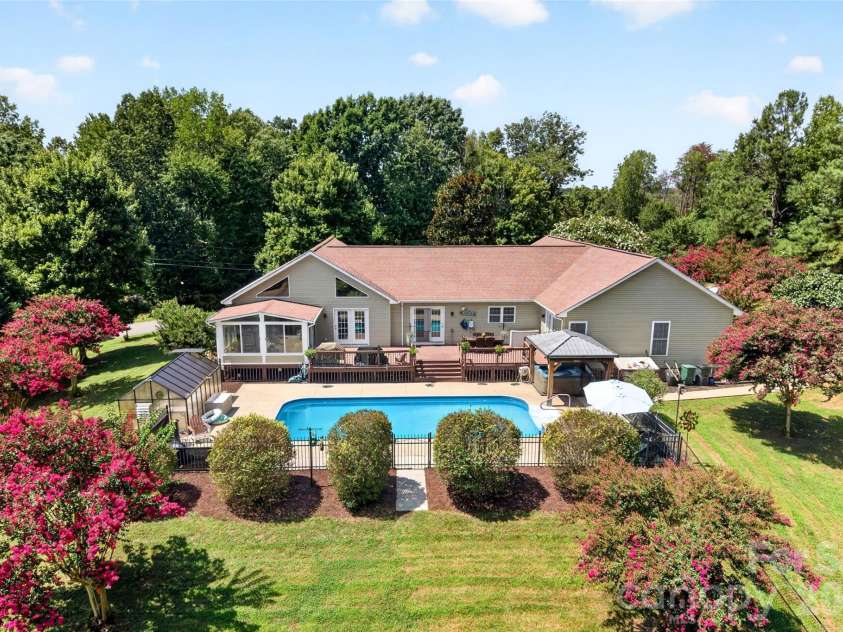 153 Folkstone Road, Mooresville, NC 28117.  MLS# CAR4416757, YatesRealty ID 46012. 