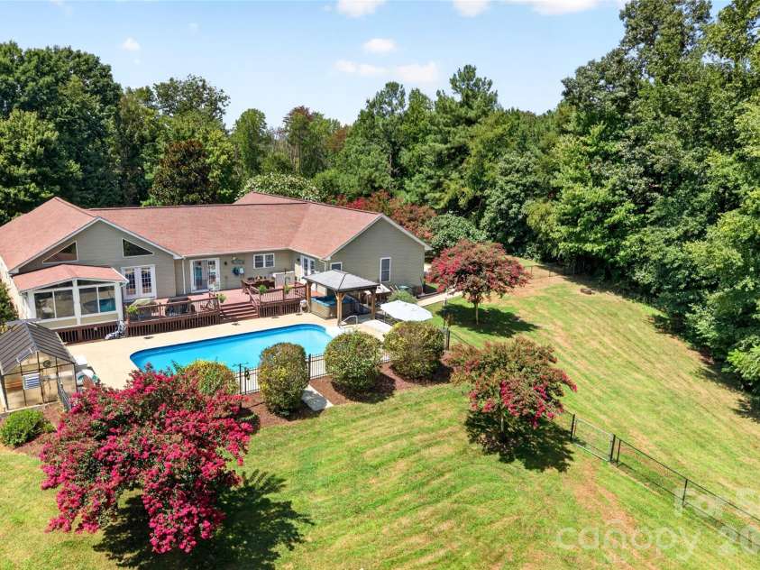 153 Folkstone Road, Mooresville, NC 28117.  MLS# CAR4416757, YatesRealty ID 46012. 