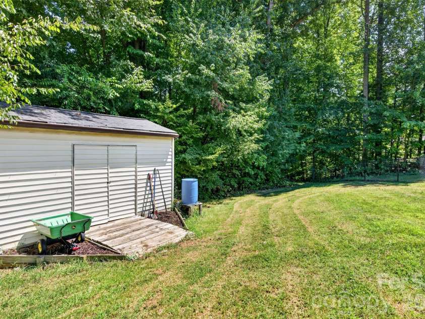 153 Folkstone Road, Mooresville, NC 28117.  MLS# CAR4416757, YatesRealty ID 46012. 