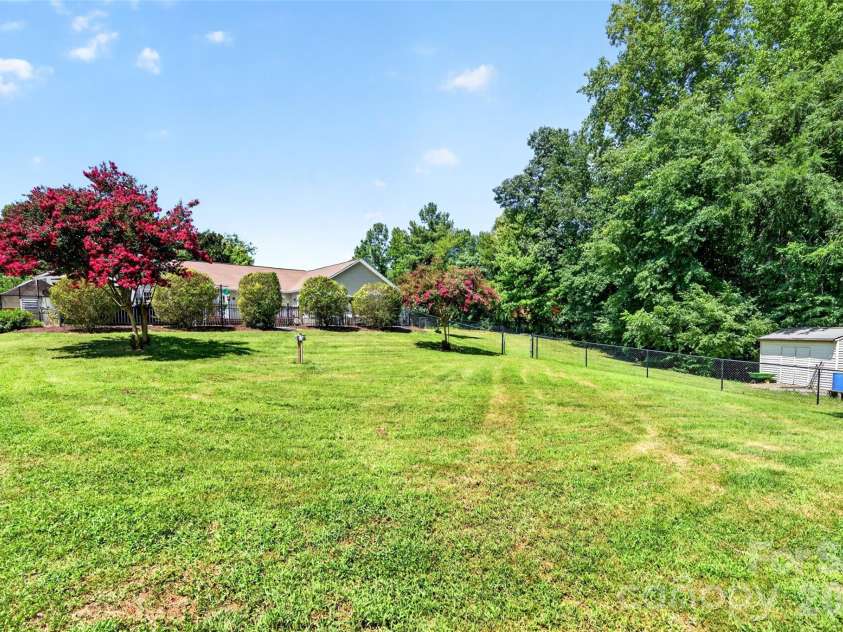 153 Folkstone Road, Mooresville, NC 28117.  MLS# CAR4416757, YatesRealty ID 46012. 