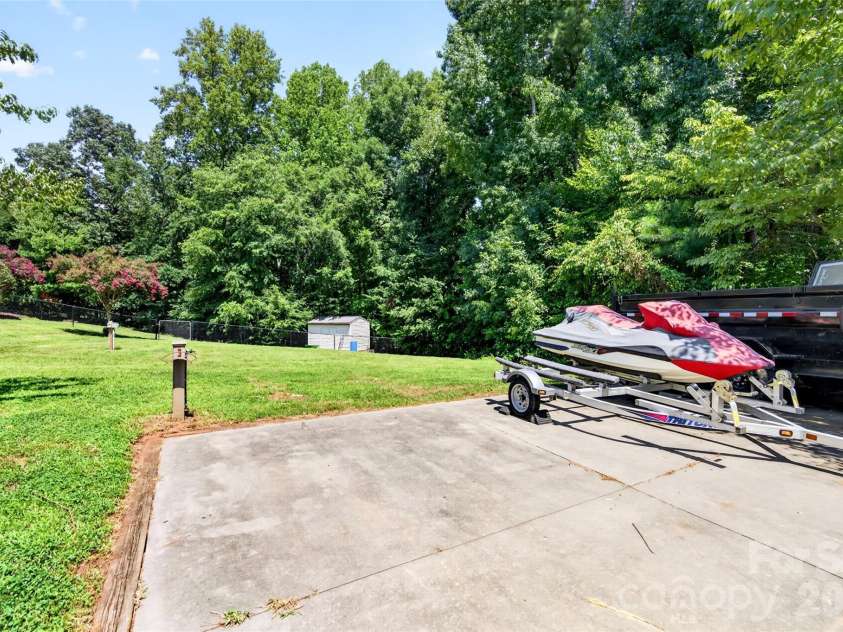 153 Folkstone Road, Mooresville, NC 28117.  MLS# CAR4416757, YatesRealty ID 46012. 