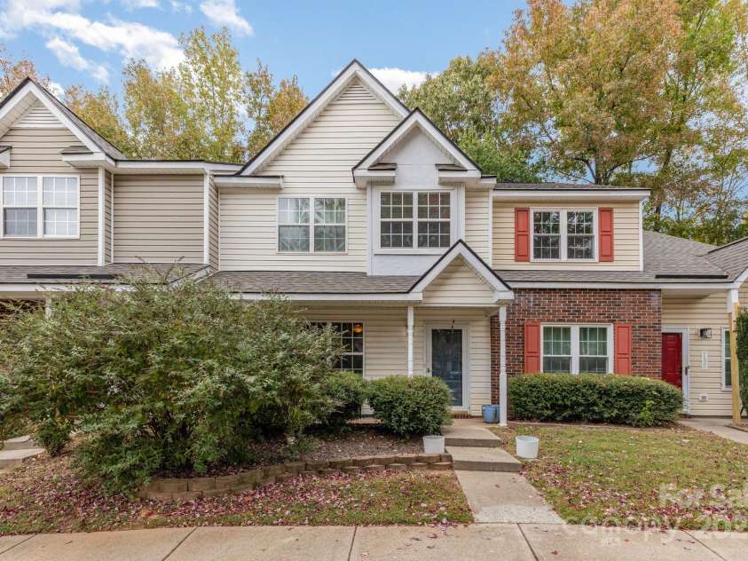7519 Petrea Lane, Charlotte, NC 28227.  MLS# CAR4306785, YatesRealty ID 46012. 