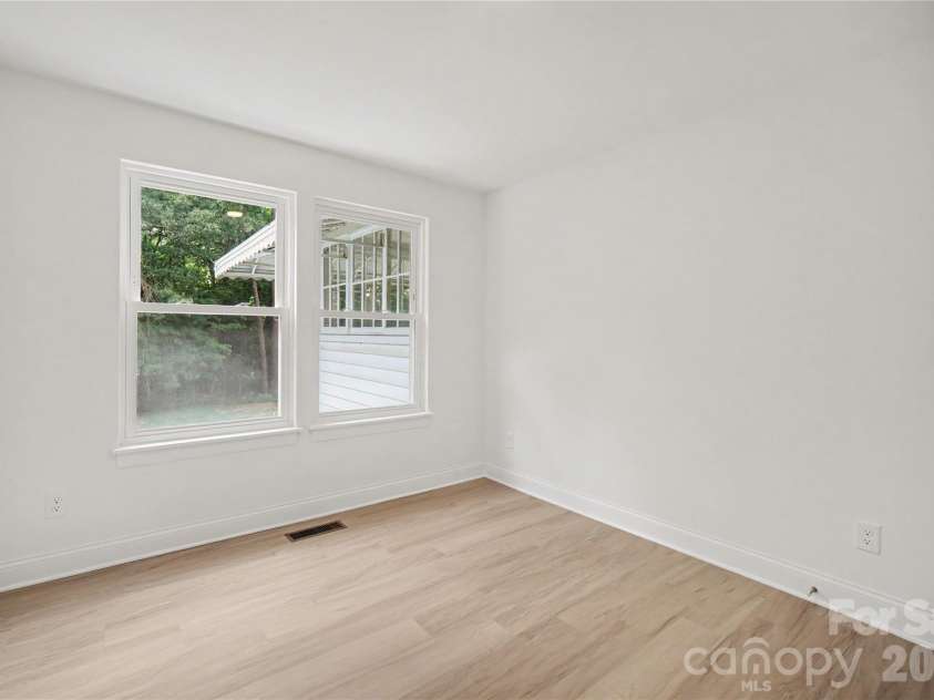 506 Linwood Road, Gastonia, NC 28052.  MLS# CAR4406740, YatesRealty ID 46014. 