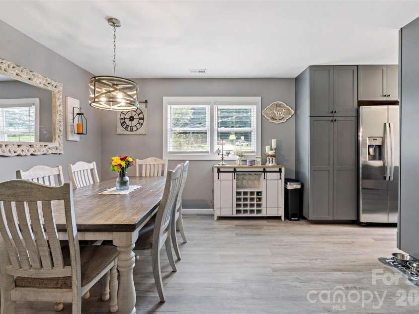 204 Quail Hollow Road, Marion, NC 28752.  MLS# CAR4409069, YatesRealty ID 46017. 