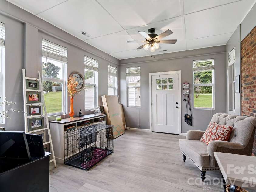 204 Quail Hollow Road, Marion, NC 28752.  MLS# CAR4409069, YatesRealty ID 46017. 
