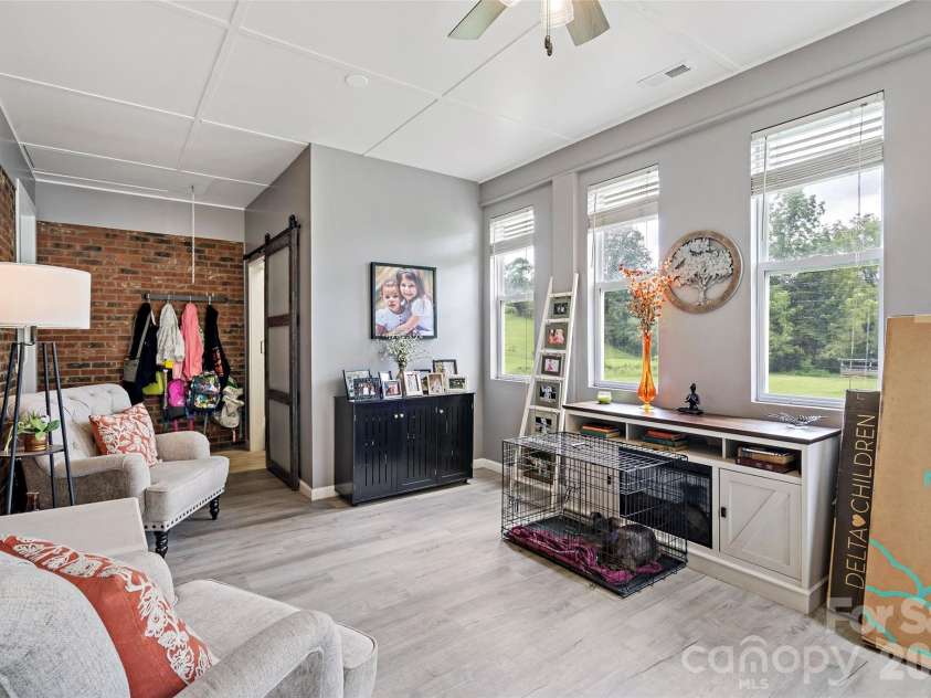 204 Quail Hollow Road, Marion, NC 28752.  MLS# CAR4409069, YatesRealty ID 46017. 