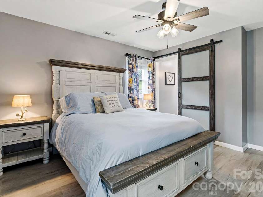204 Quail Hollow Road, Marion, NC 28752.  MLS# CAR4409069, YatesRealty ID 46017. 