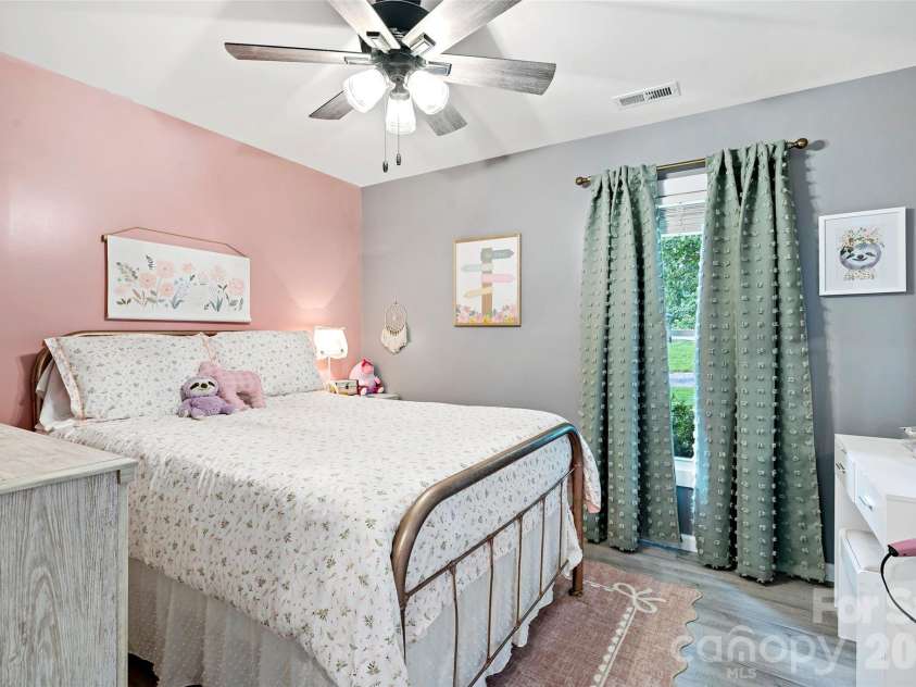 204 Quail Hollow Road, Marion, NC 28752.  MLS# CAR4409069, YatesRealty ID 46017. 
