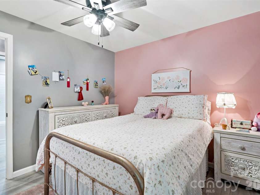 204 Quail Hollow Road, Marion, NC 28752.  MLS# CAR4409069, YatesRealty ID 46017. 