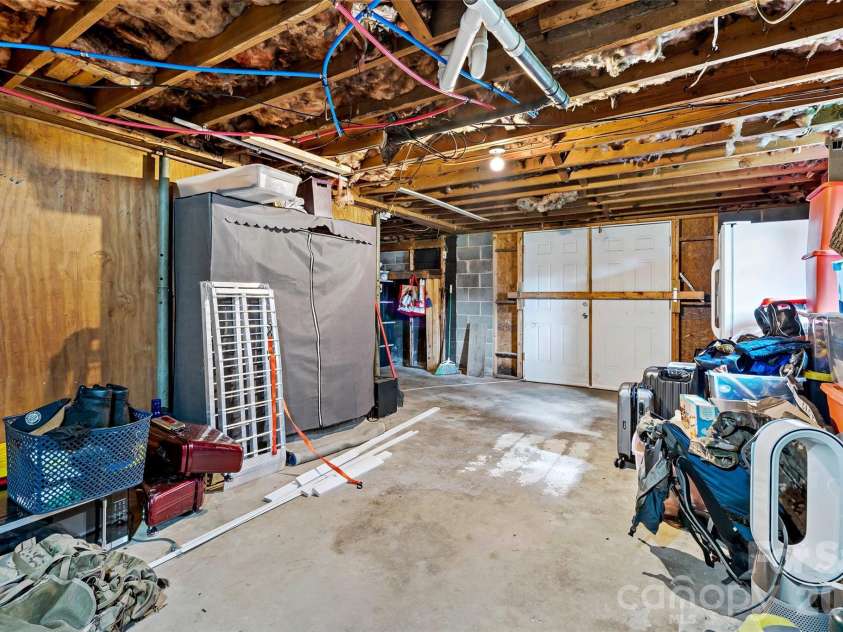 204 Quail Hollow Road, Marion, NC 28752.  MLS# CAR4409069, YatesRealty ID 46017. 