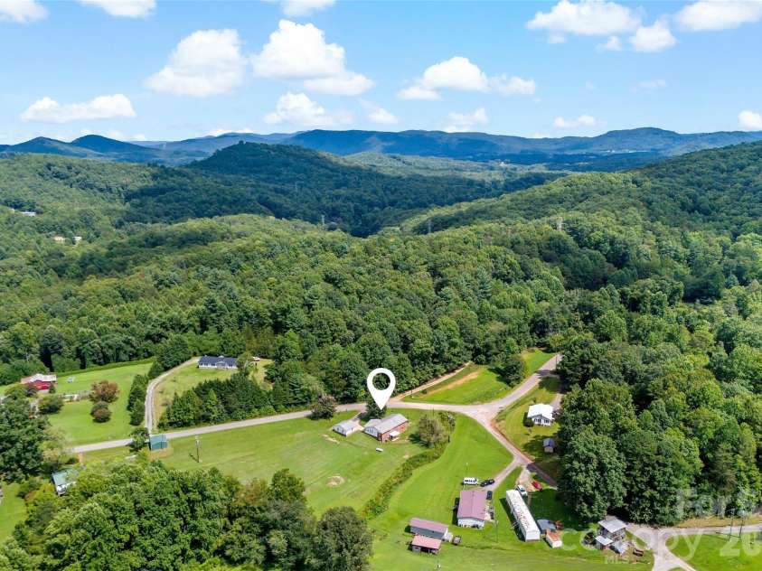 204 Quail Hollow Road, Marion, NC 28752.  MLS# CAR4409069, YatesRealty ID 46017. 