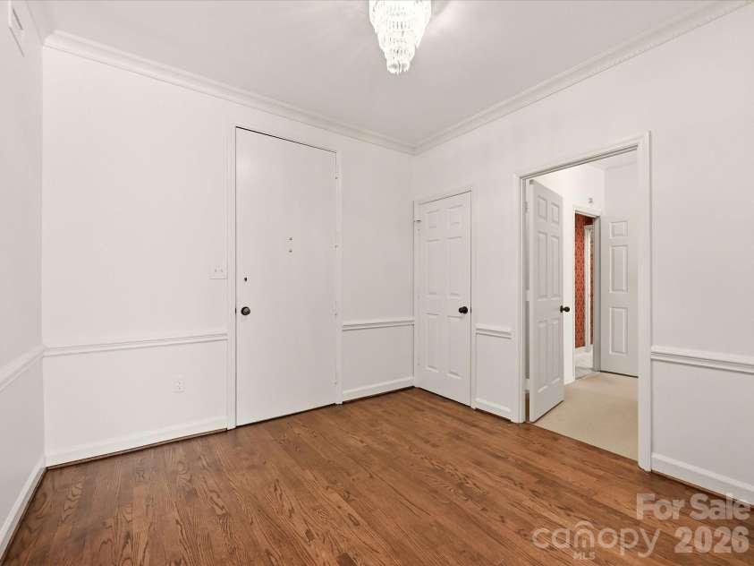 806 Cherokee Road, Charlotte, NC 28207.  MLS# CAR4415796, YatesRealty ID 46018. Foyer with coat closet