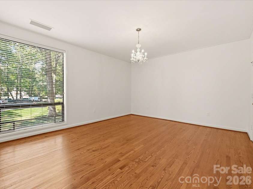 806 Cherokee Road, Charlotte, NC 28207.  MLS# CAR4415796, YatesRealty ID 46018. Second back bedroom