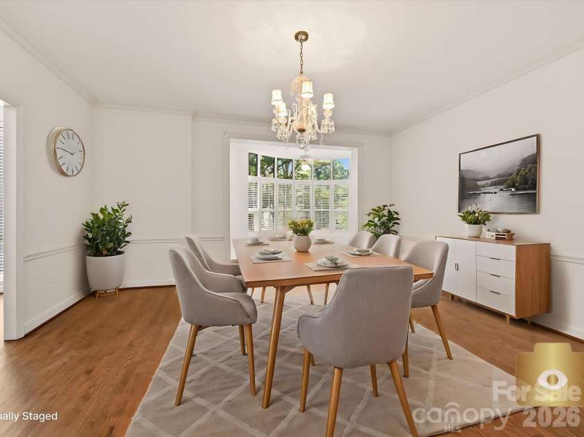 806 Cherokee Road, Charlotte, NC 28207.  MLS# CAR4415796, YatesRealty ID 46018. Virtually staged dining room