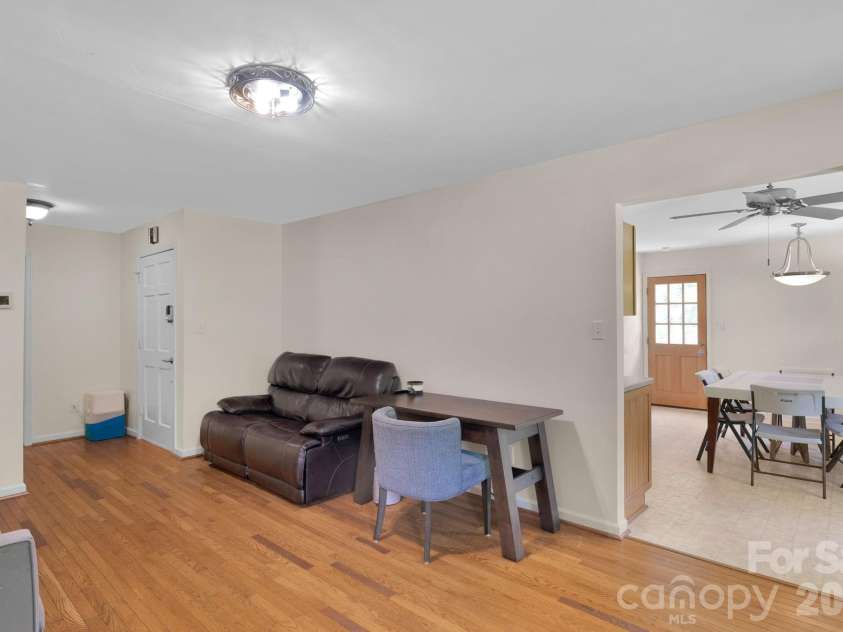 9800 Ordway Court, Charlotte, NC 28270.  MLS# CAR4405798, YatesRealty ID 46019. 