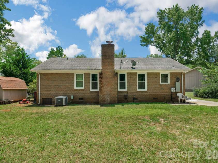 9800 Ordway Court, Charlotte, NC 28270.  MLS# CAR4405798, YatesRealty ID 46019. 