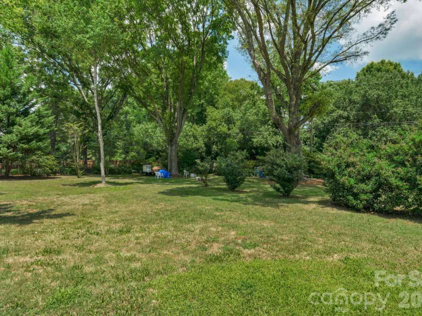 9800 Ordway Court, Charlotte, NC 28270.  MLS# CAR4405798, YatesRealty ID 46019. 