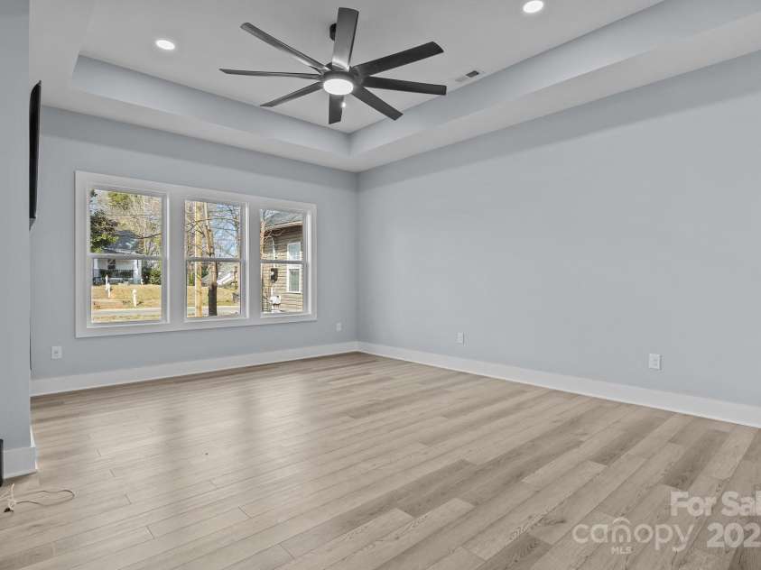 913 Wilson W Lee Boulevard, Statesville, NC 28677.  MLS# CAR4334607, YatesRealty ID 4602. 