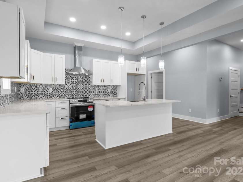 913 Wilson W Lee Boulevard, Statesville, NC 28677.  MLS# CAR4334607, YatesRealty ID 4602. 