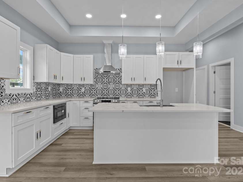 913 Wilson W Lee Boulevard, Statesville, NC 28677.  MLS# CAR4334607, YatesRealty ID 4602. 