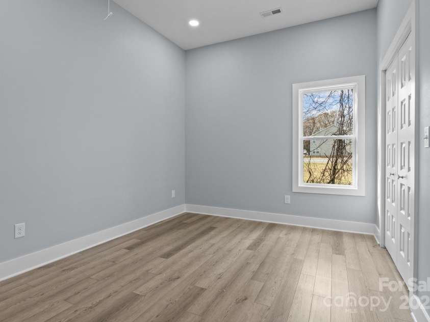 913 Wilson W Lee Boulevard, Statesville, NC 28677.  MLS# CAR4334607, YatesRealty ID 4602. 