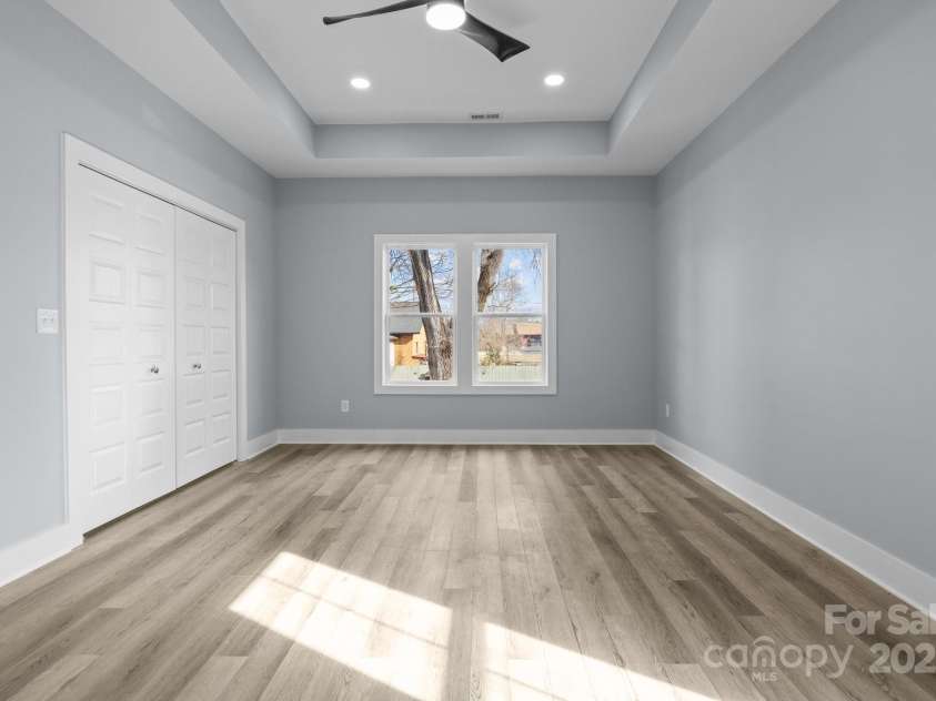 913 Wilson W Lee Boulevard, Statesville, NC 28677.  MLS# CAR4334607, YatesRealty ID 4602. 