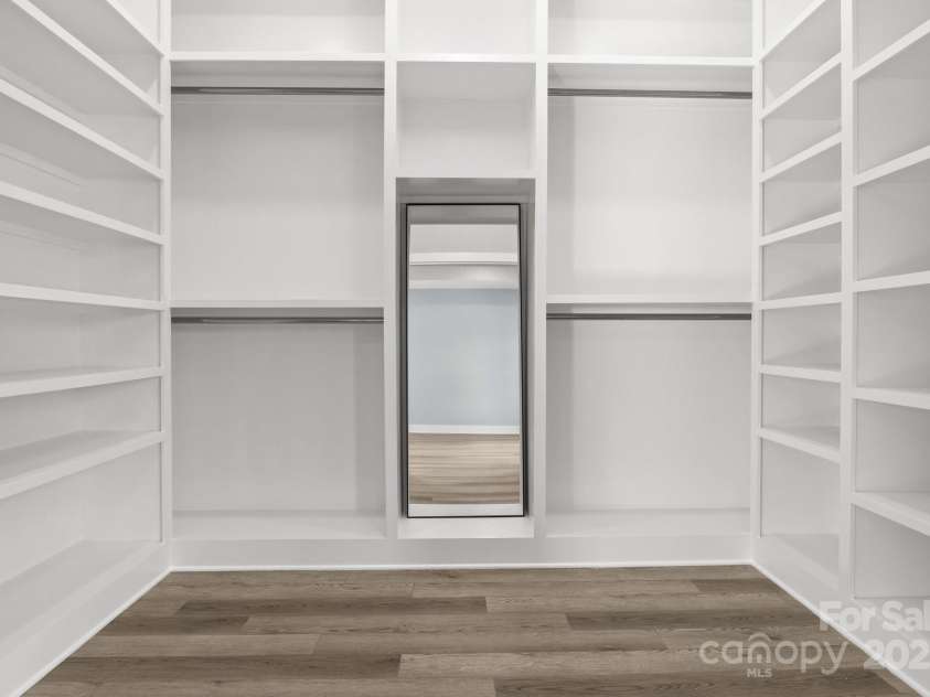 913 Wilson W Lee Boulevard, Statesville, NC 28677.  MLS# CAR4334607, YatesRealty ID 4602. 