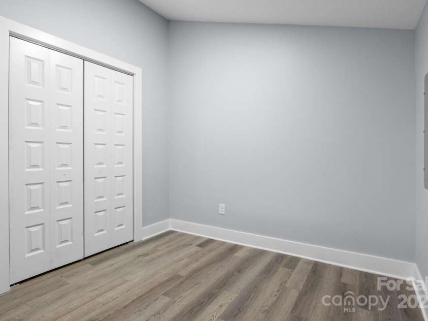 913 Wilson W Lee Boulevard, Statesville, NC 28677.  MLS# CAR4334607, YatesRealty ID 4602. 