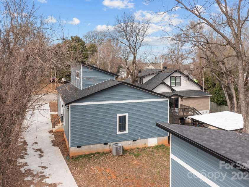 913 Wilson W Lee Boulevard, Statesville, NC 28677.  MLS# CAR4334607, YatesRealty ID 4602. 