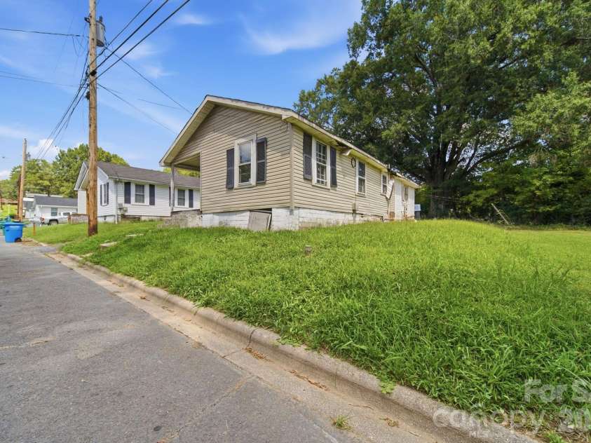 439 Richardson Street, Albemarle, NC 28001.  MLS# CAR4417020, YatesRealty ID 46020. 