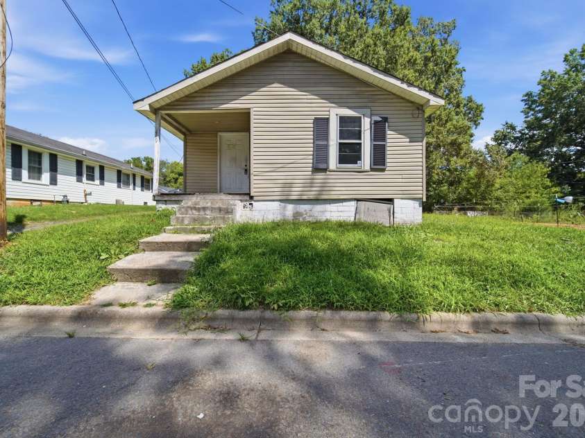 439 Richardson Street, Albemarle, NC 28001.  MLS# CAR4417020, YatesRealty ID 46020. 