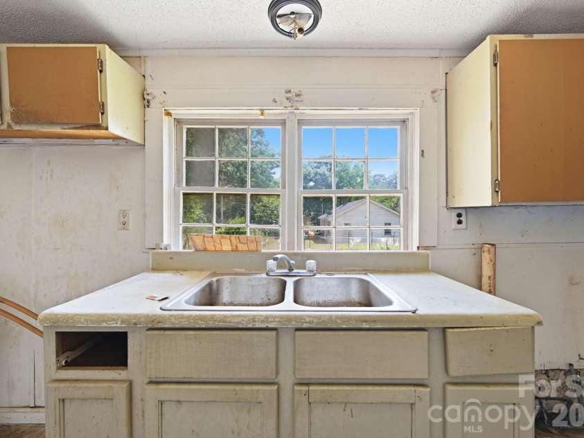 439 Richardson Street, Albemarle, NC 28001.  MLS# CAR4417020, YatesRealty ID 46020. 
