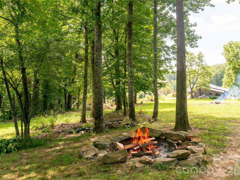 360 Pinners Cove Road, Asheville, NC 28803.  MLS# CAR4405513, YatesRealty ID 46022. 