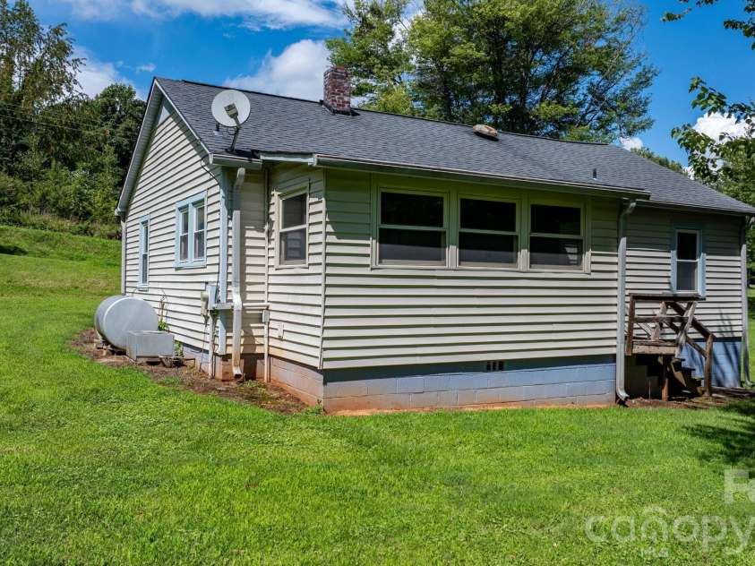 2656 Barrier Loop, Morganton, NC 28655.  MLS# CAR4416832, YatesRealty ID 46024. 