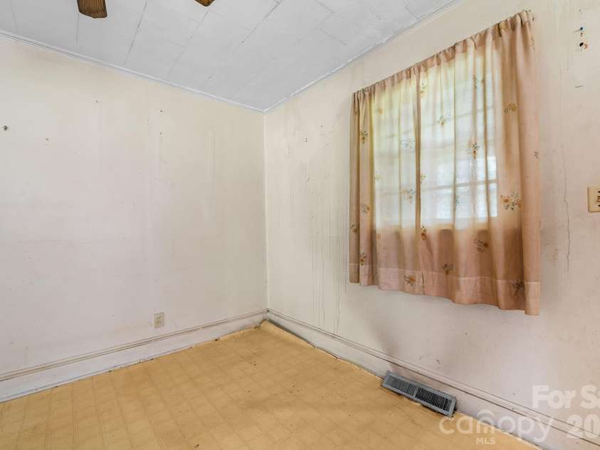 2656 Barrier Loop, Morganton, NC 28655.  MLS# CAR4416832, YatesRealty ID 46024. 