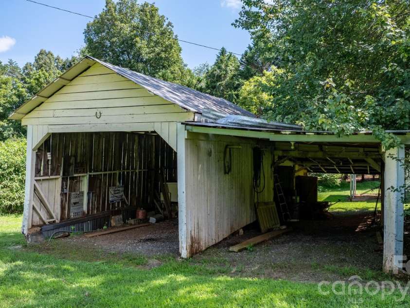 2656 Barrier Loop, Morganton, NC 28655.  MLS# CAR4416832, YatesRealty ID 46024. 