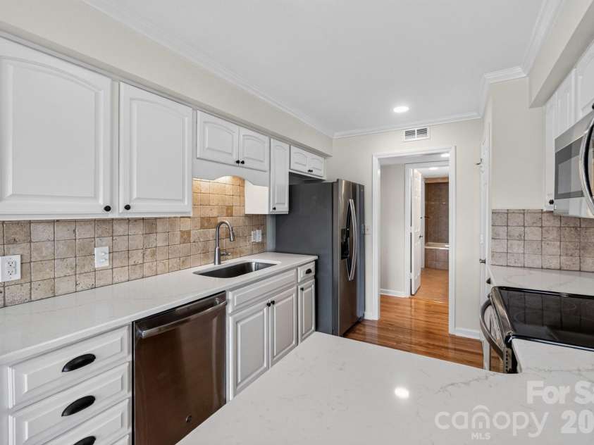 20407 Harborgate Court, Cornelius, NC 28031.  MLS# CAR4414906, YatesRealty ID 46028. 