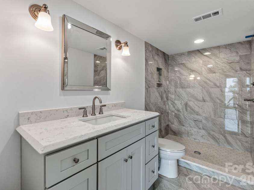 20407 Harborgate Court, Cornelius, NC 28031.  MLS# CAR4414906, YatesRealty ID 46028. 