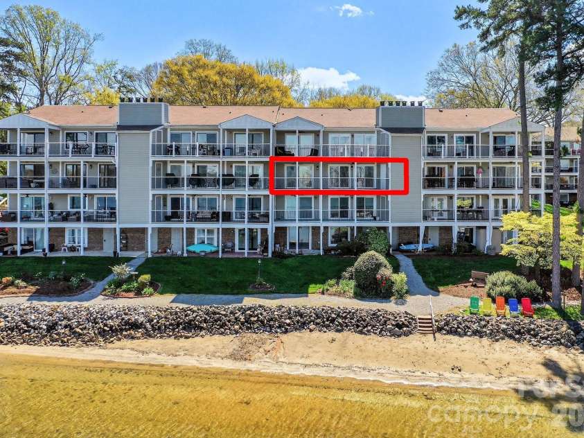 20407 Harborgate Court, Cornelius, NC 28031.  MLS# CAR4414906, YatesRealty ID 46028. 