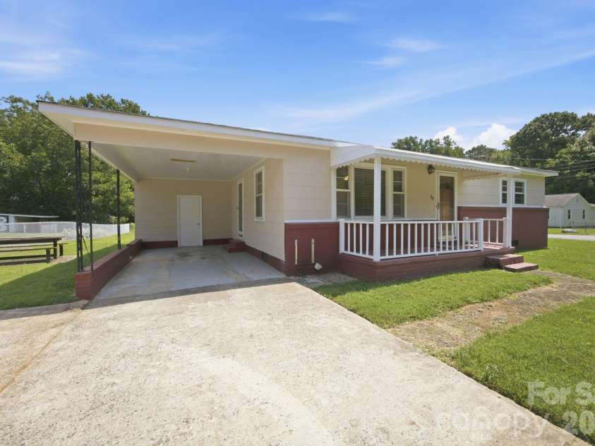 100 Abernathy Street, Mount Holly, NC 28120.  MLS# CAR4416891, YatesRealty ID 46029. 
