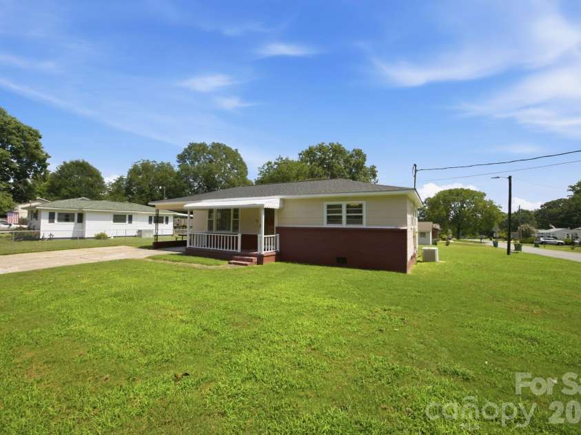100 Abernathy Street, Mount Holly, NC 28120.  MLS# CAR4416891, YatesRealty ID 46029. 
