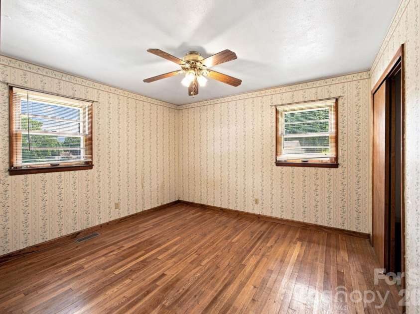 100 Abernathy Street, Mount Holly, NC 28120.  MLS# CAR4416891, YatesRealty ID 46029. 